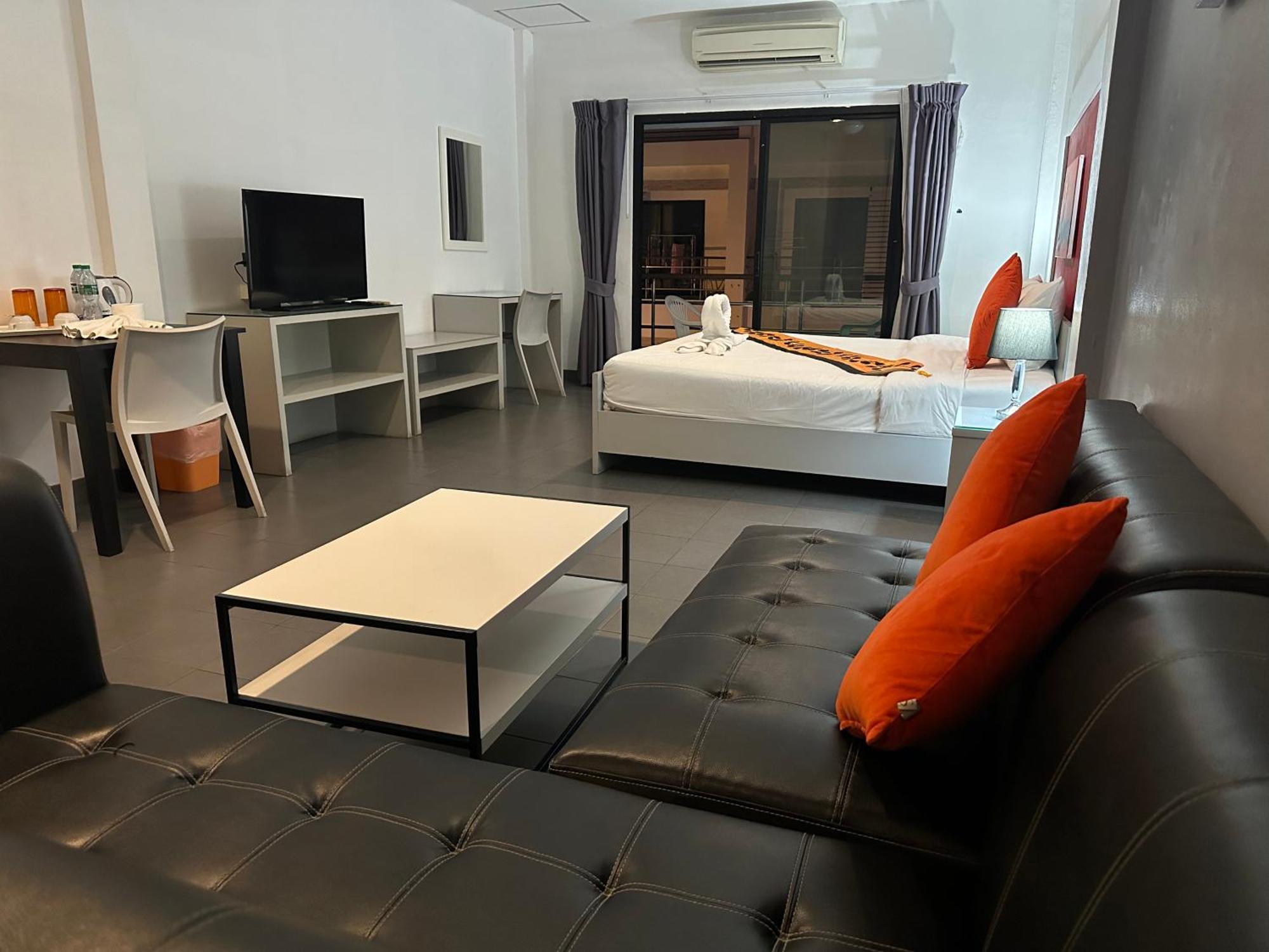 Garden Guest House Pattaya Buitenkant foto